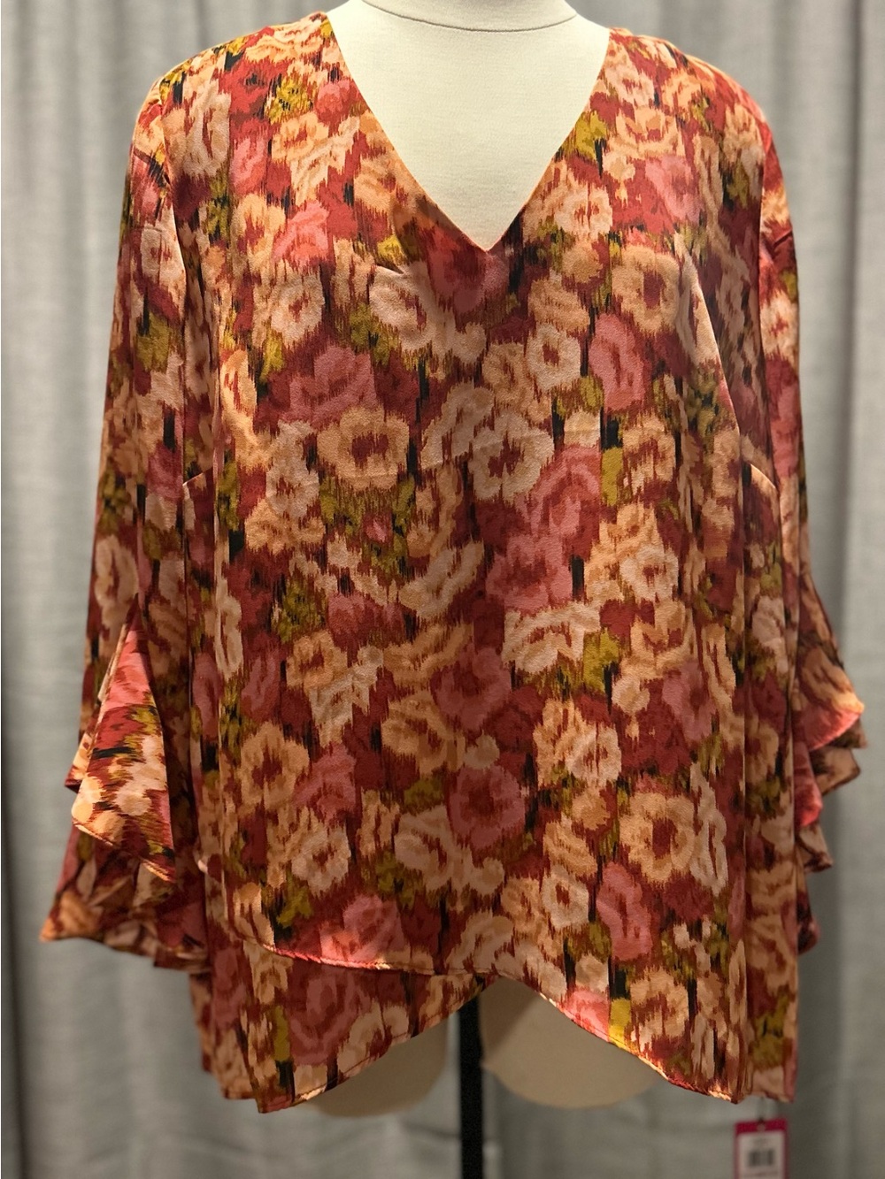 Vince Camuto Rose Multi Floral V-Neck Layered Tunic